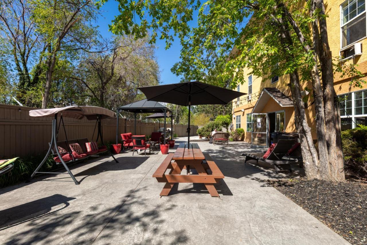 Hi Kelowna Hostel Экстерьер фото